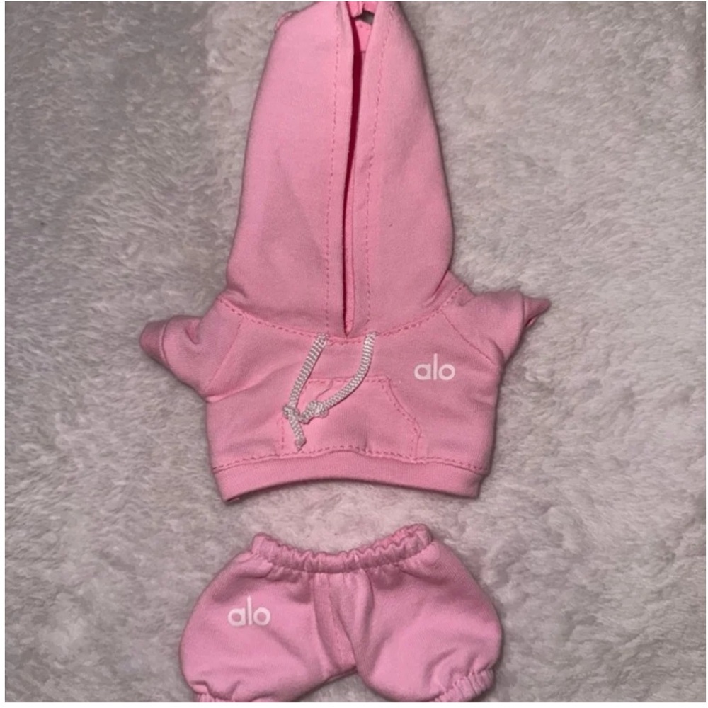 Labubu Alo yoga sweatsuit - Picture 3 of 3